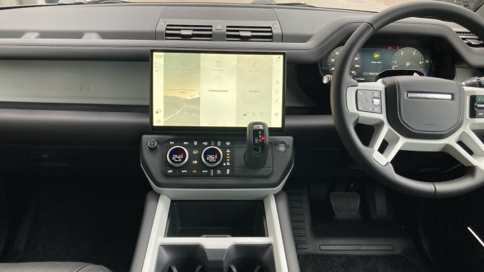 Land Rover Defender 3.0 D350 X-Dynamic HSE 130 5dr Auto Diesel Estate - Image 14